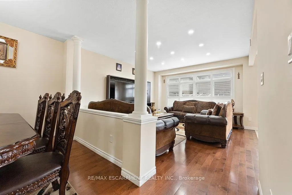Photo 14 of 67 Bellroyal Crescent, Hamilton, Stoney Creek — HOMEH