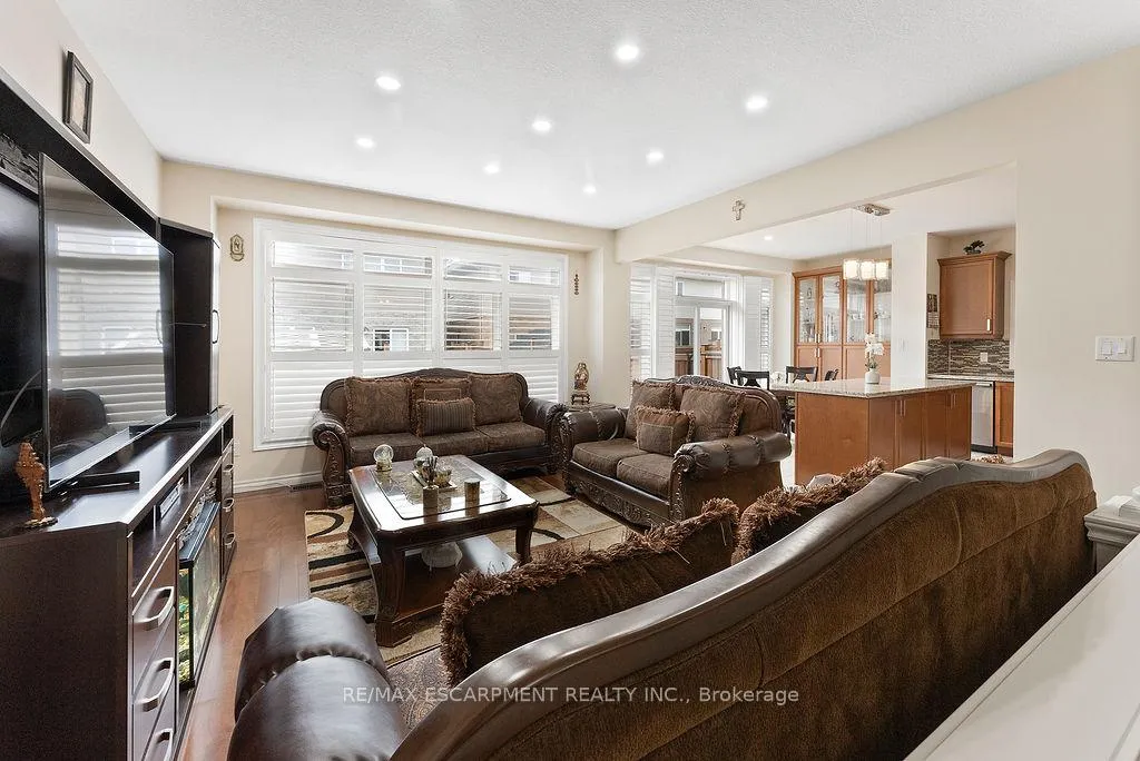 Photo 15 of 67 Bellroyal Crescent, Hamilton, Stoney Creek — HOMEH