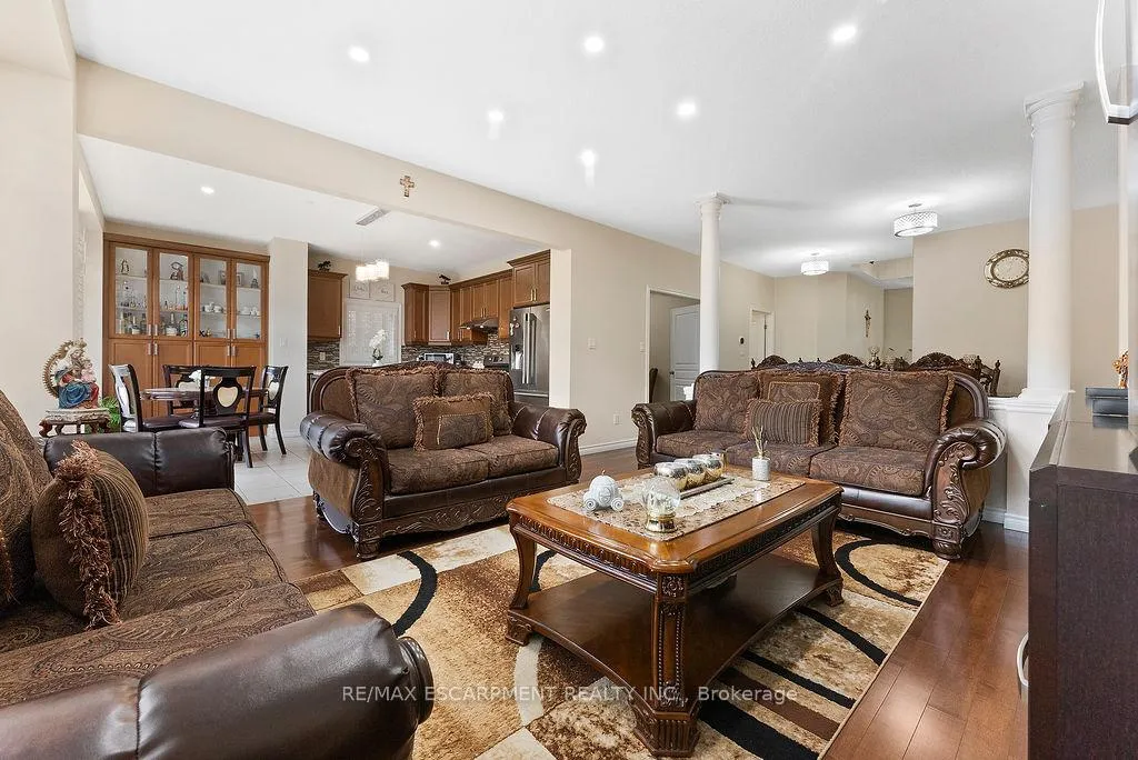 Photo 18 of 67 Bellroyal Crescent, Hamilton, Stoney Creek — HOMEH