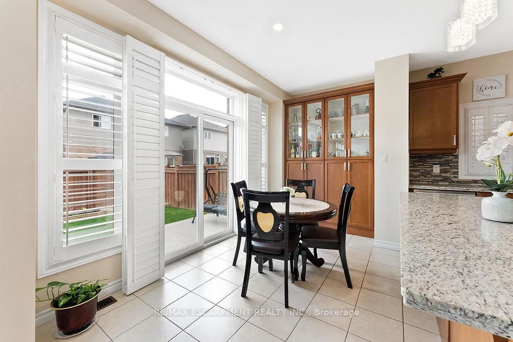 Photo 19 of 67 Bellroyal Crescent, Hamilton, Stoney Creek — HOMEH