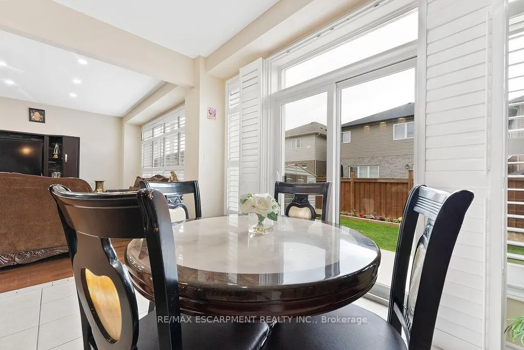 Photo 20 of 67 Bellroyal Crescent, Hamilton, Stoney Creek — HOMEH