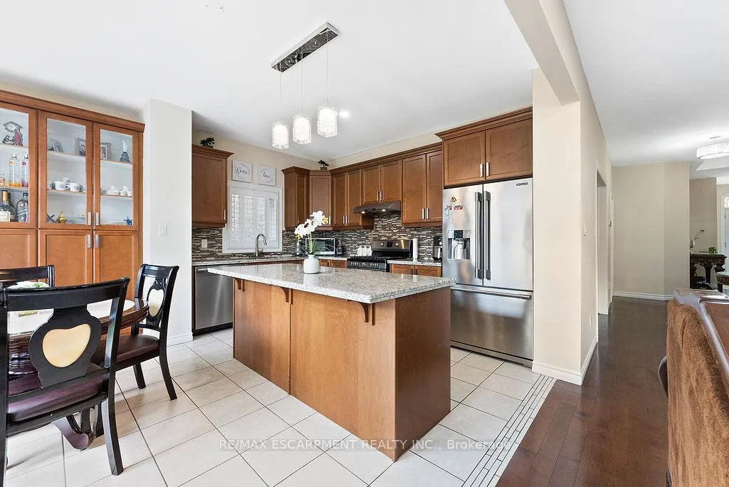 Photo 21 of 67 Bellroyal Crescent, Hamilton, Stoney Creek — HOMEH