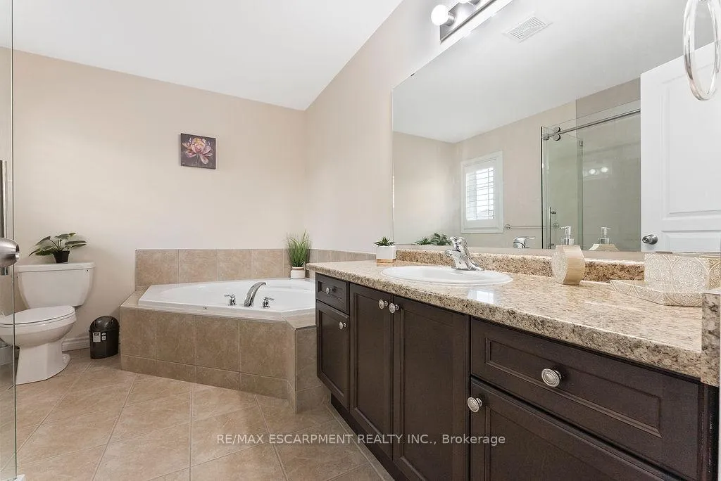 Photo 26 of 67 Bellroyal Crescent, Hamilton, Stoney Creek — HOMEH