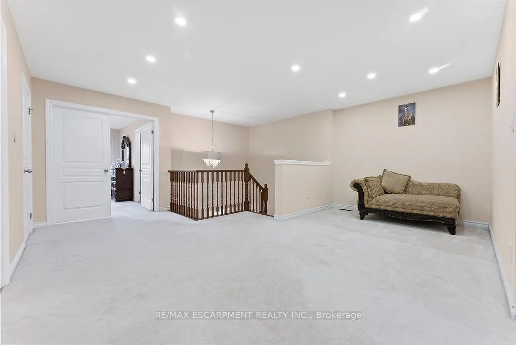 Photo 31 of 67 Bellroyal Crescent, Hamilton, Stoney Creek — HOMEH