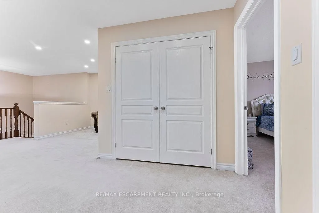 Photo 32 of 67 Bellroyal Crescent, Hamilton, Stoney Creek — HOMEH