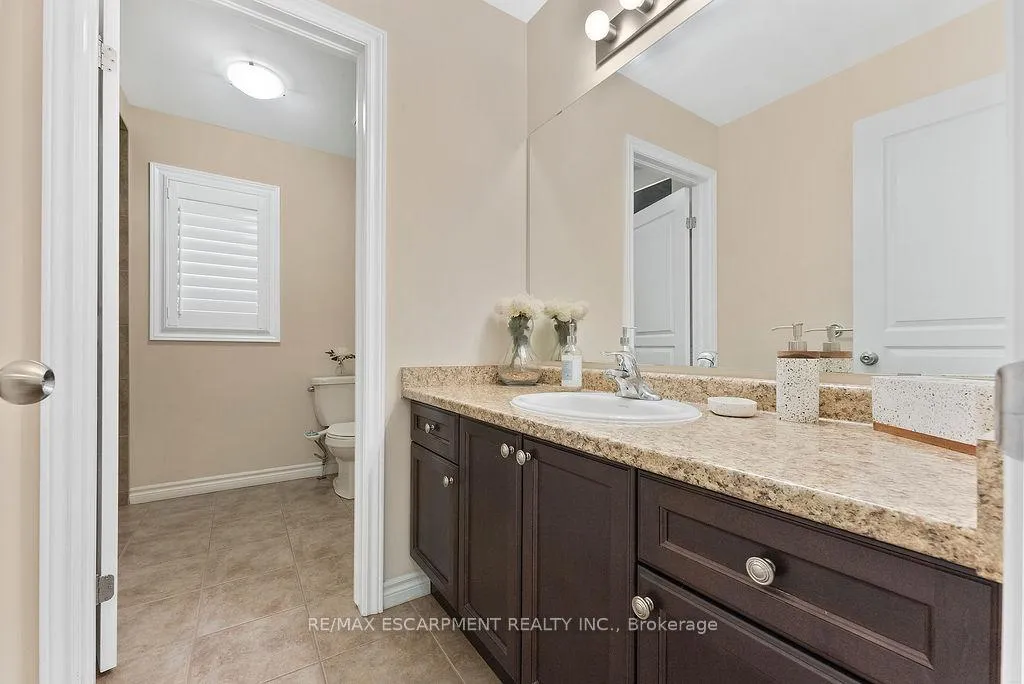 Photo 37 of 67 Bellroyal Crescent, Hamilton, Stoney Creek — HOMEH