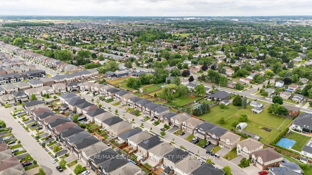 Photo 50 of 67 Bellroyal Crescent, Hamilton, Stoney Creek — HOMEH