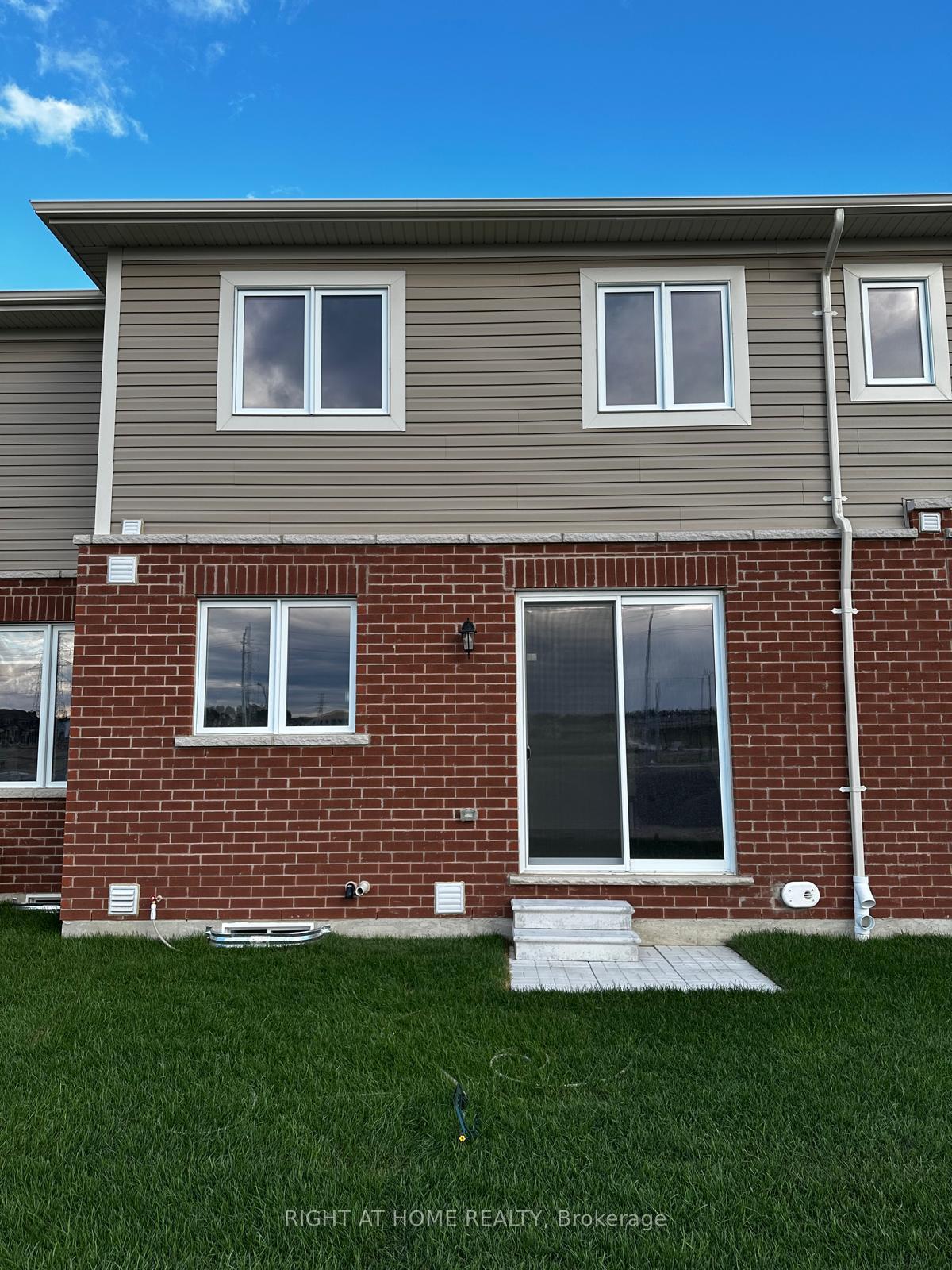Photo 25 of 349 Millstone Street, Kitchener — HOMEH