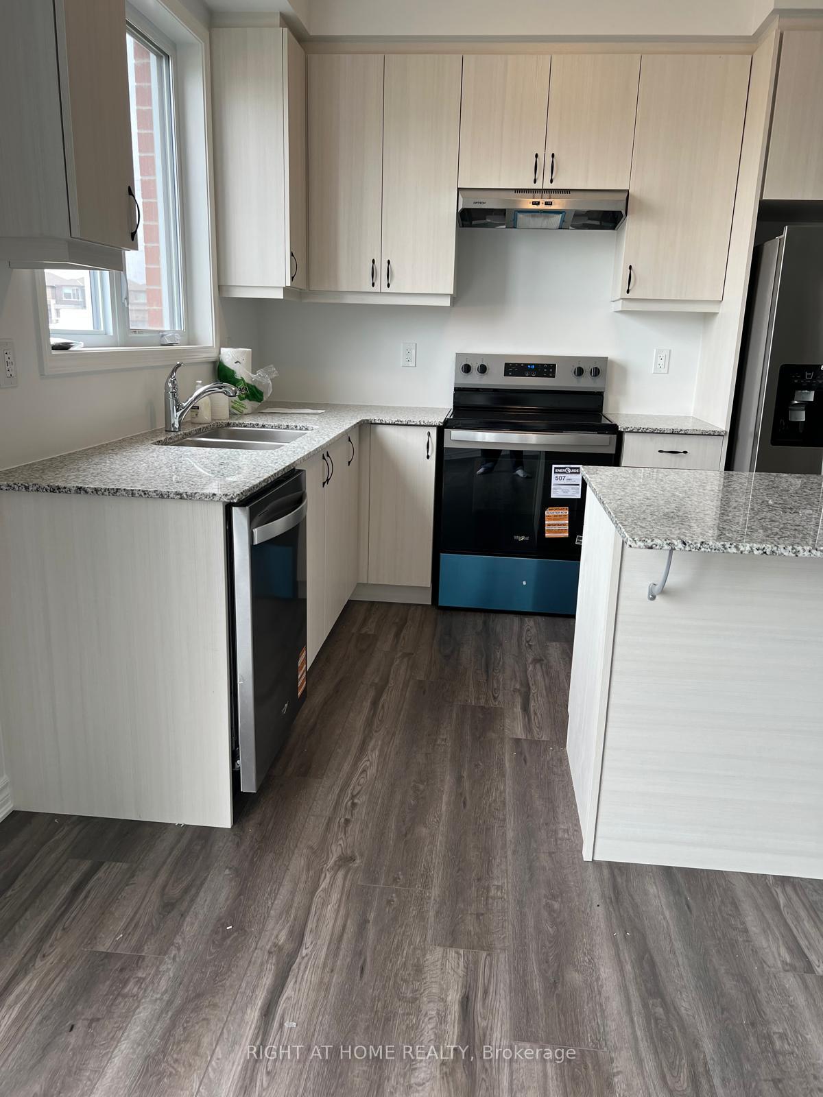 Photo 31 of 349 Millstone Street, Kitchener — HOMEH