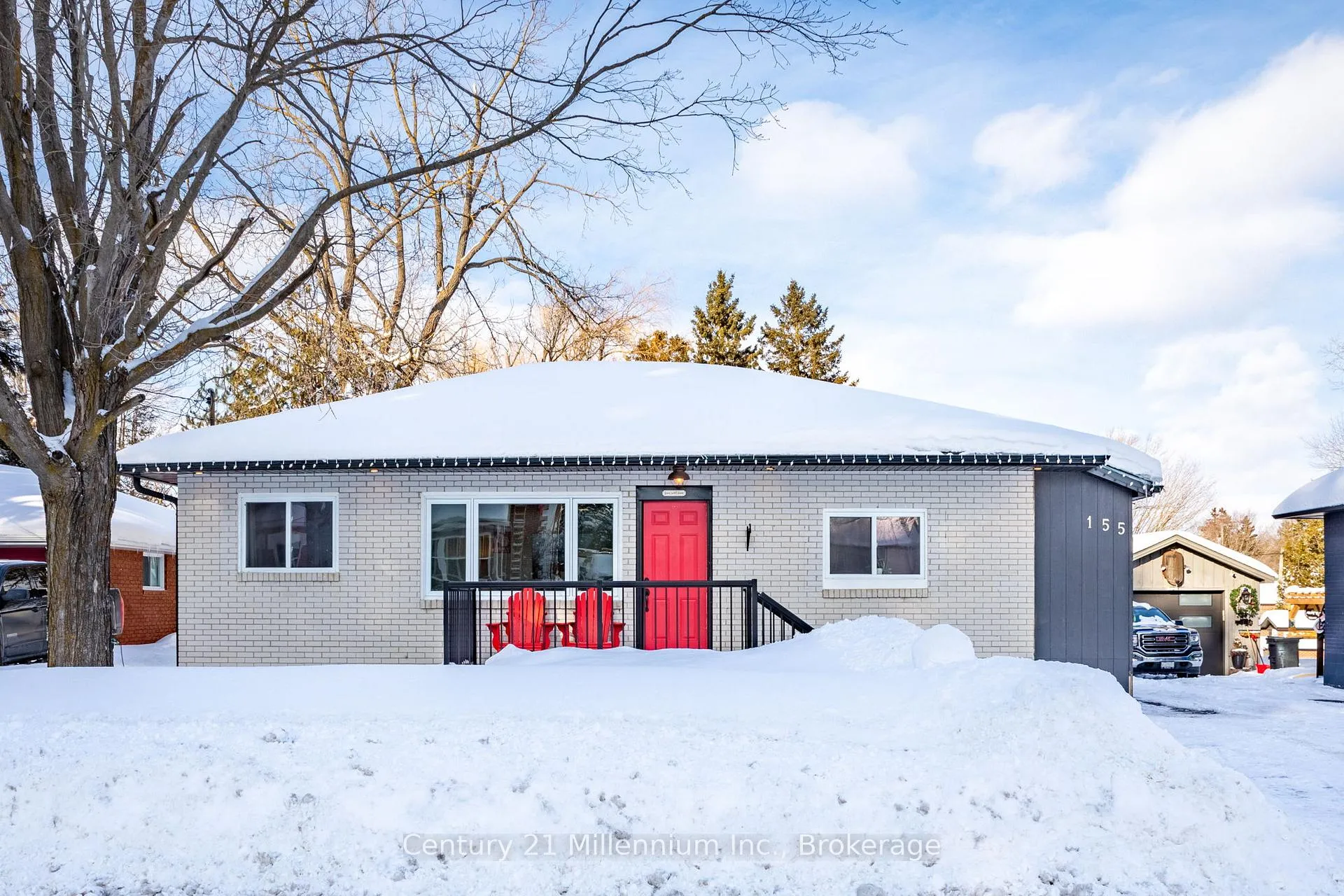 Front of 155 Artemesia Street N