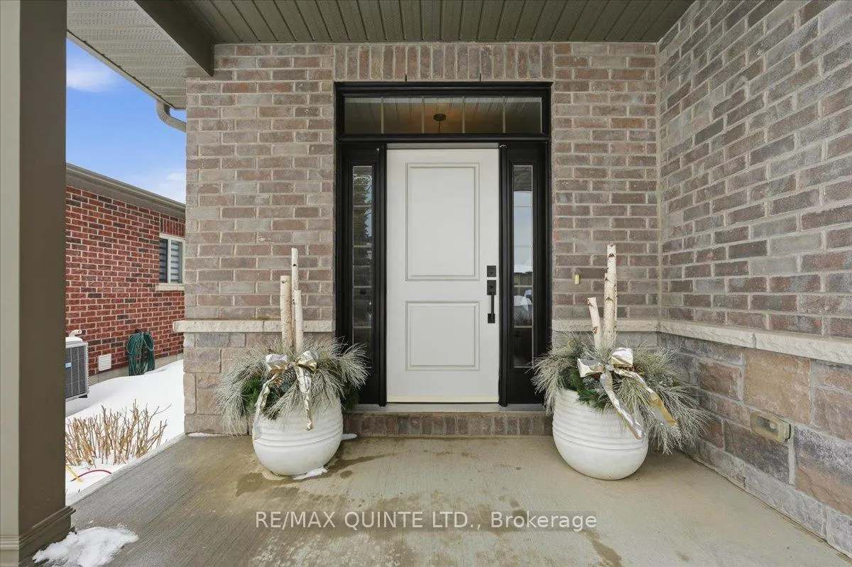 Photo 3 of 42 Kempton Avenue, Belleville, Thurlow Ward — HOMEH