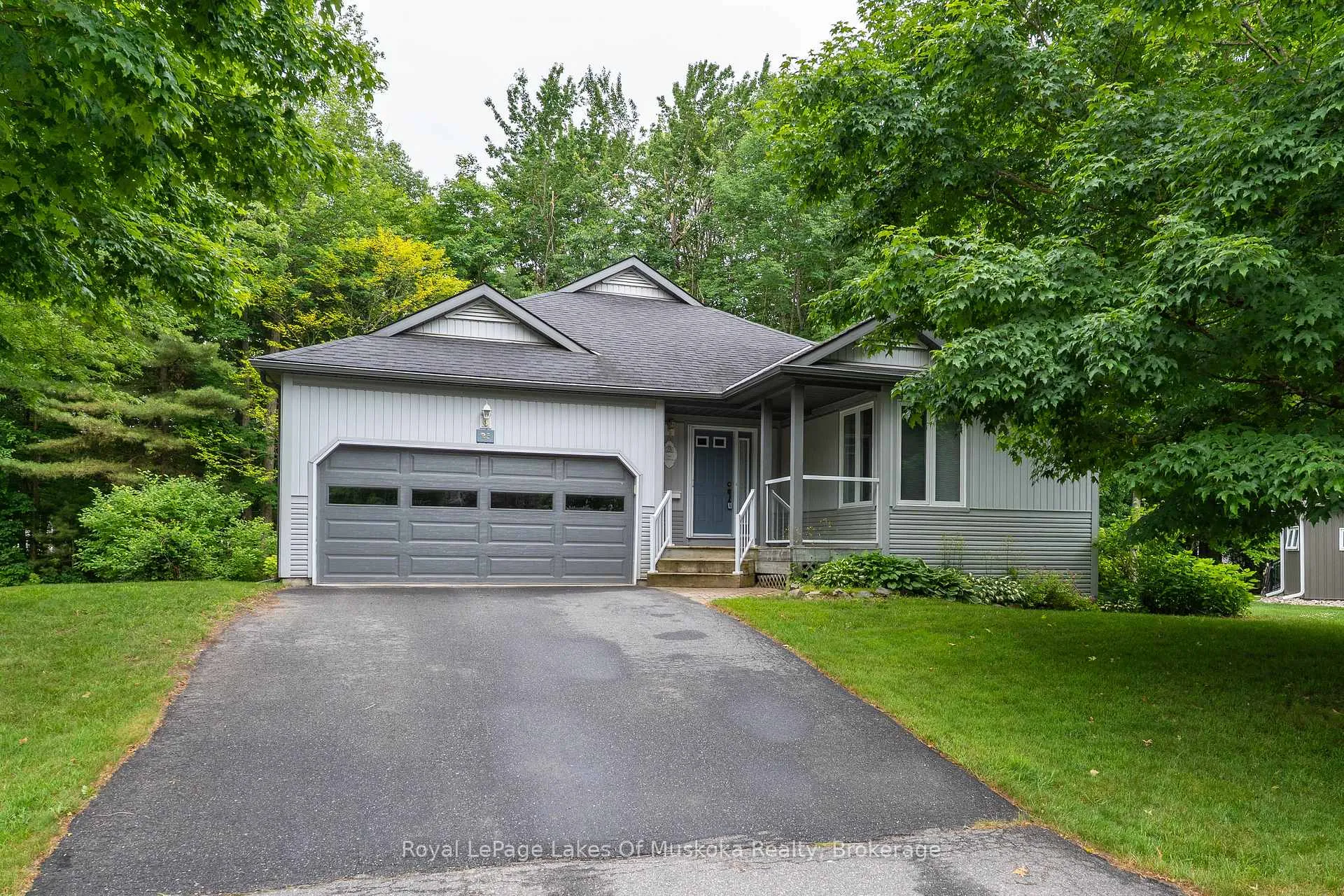 Photo 2 of 25 Stonehedge Close, Gravenhurst, Muskoka (S) — HOMEH