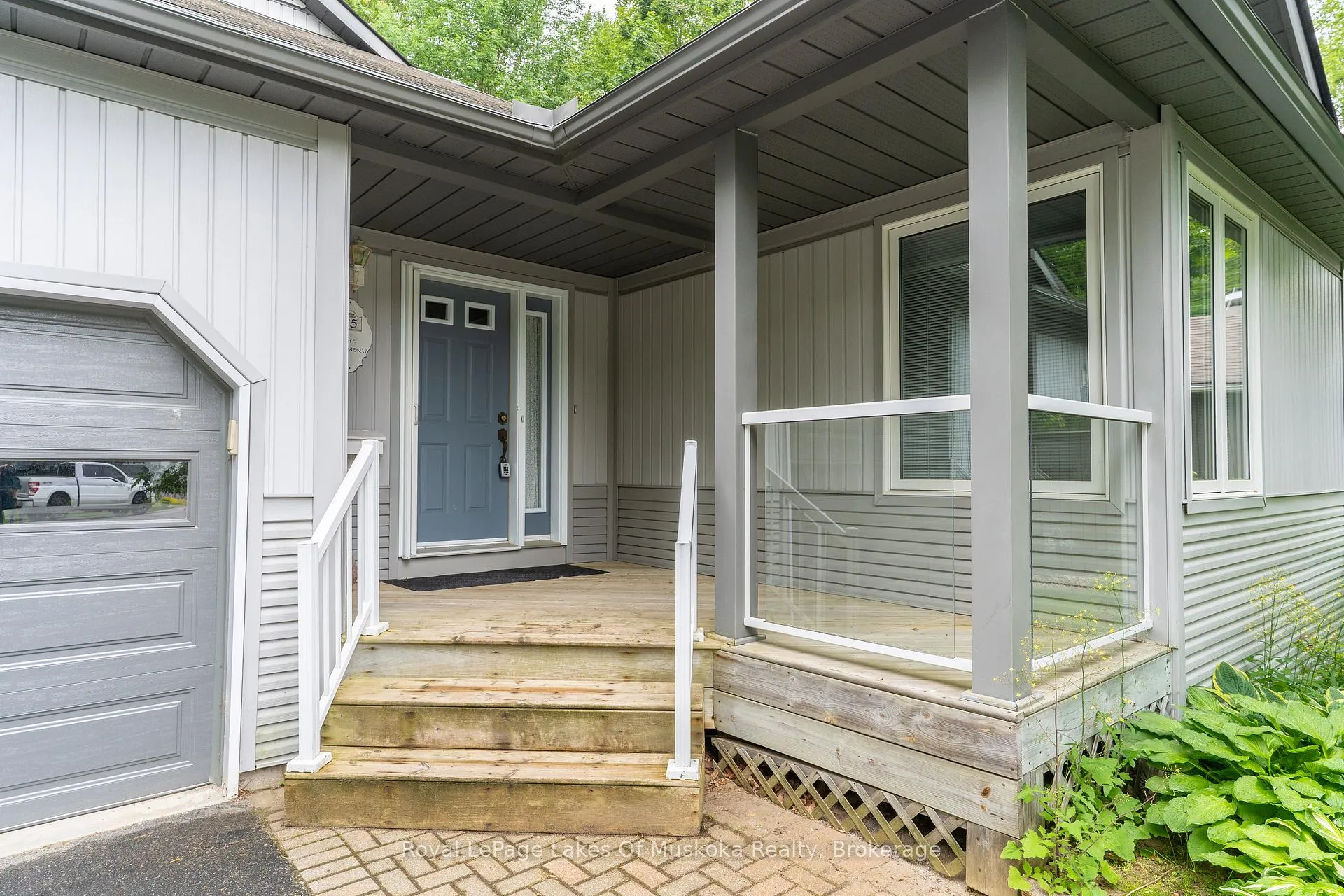 Photo 3 of 25 Stonehedge Close, Gravenhurst, Muskoka (S) — HOMEH