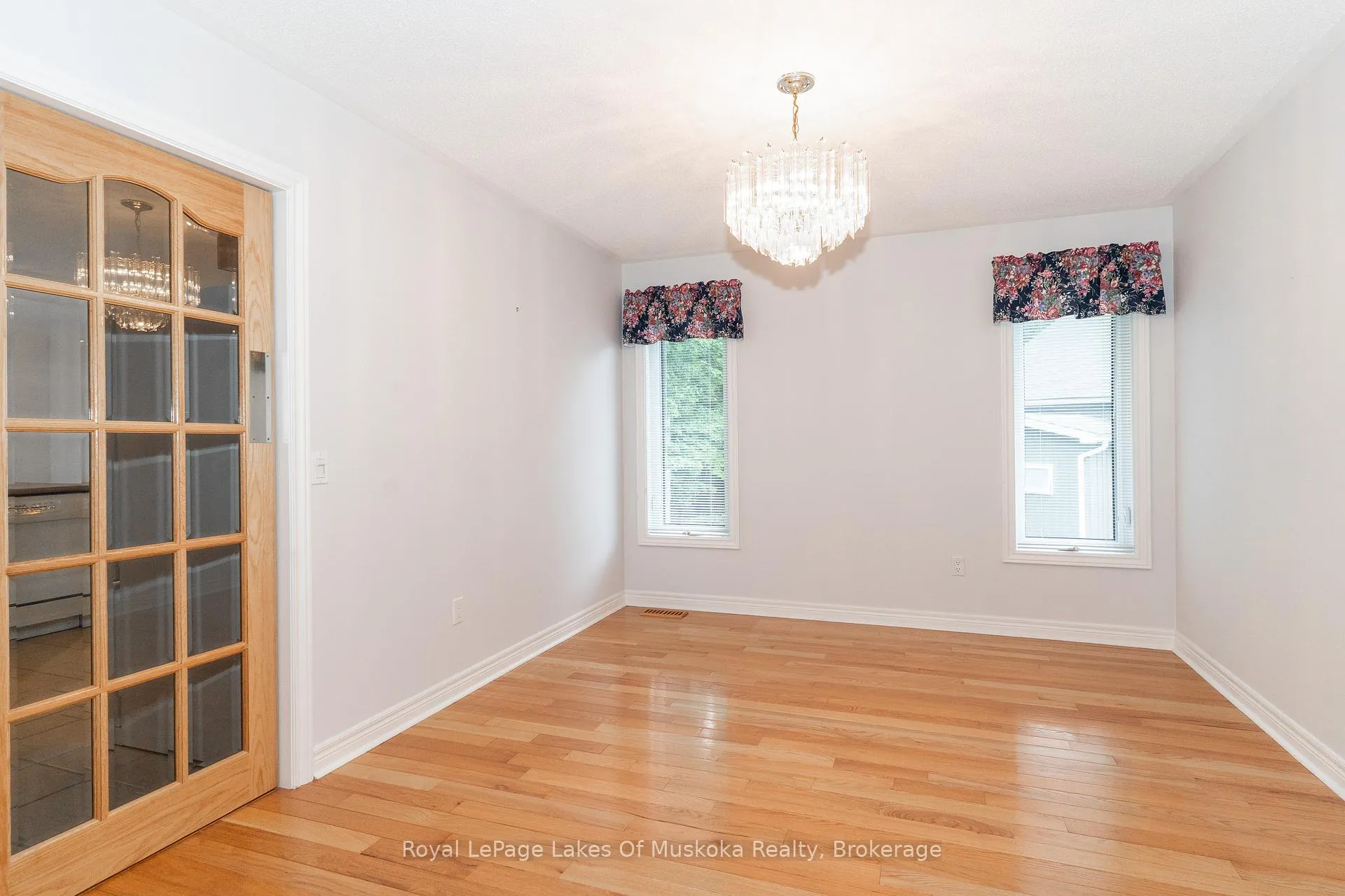 Photo 7 of 25 Stonehedge Close, Gravenhurst, Muskoka (S) — HOMEH