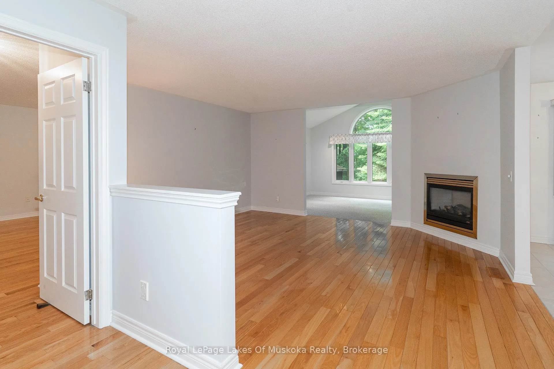 Photo 8 of 25 Stonehedge Close, Gravenhurst, Muskoka (S) — HOMEH