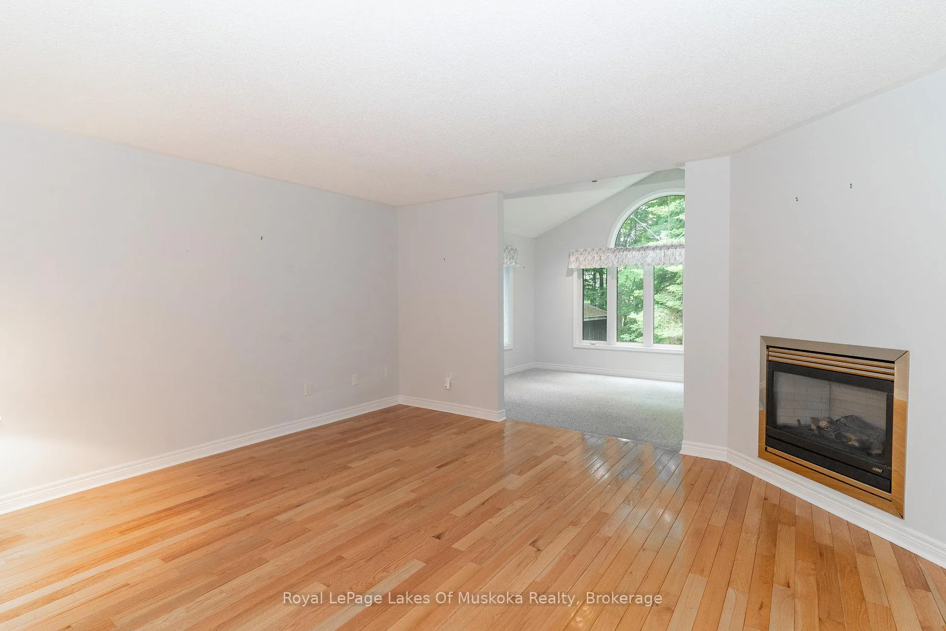 Photo 10 of 25 Stonehedge Close, Gravenhurst, Muskoka (S) — HOMEH