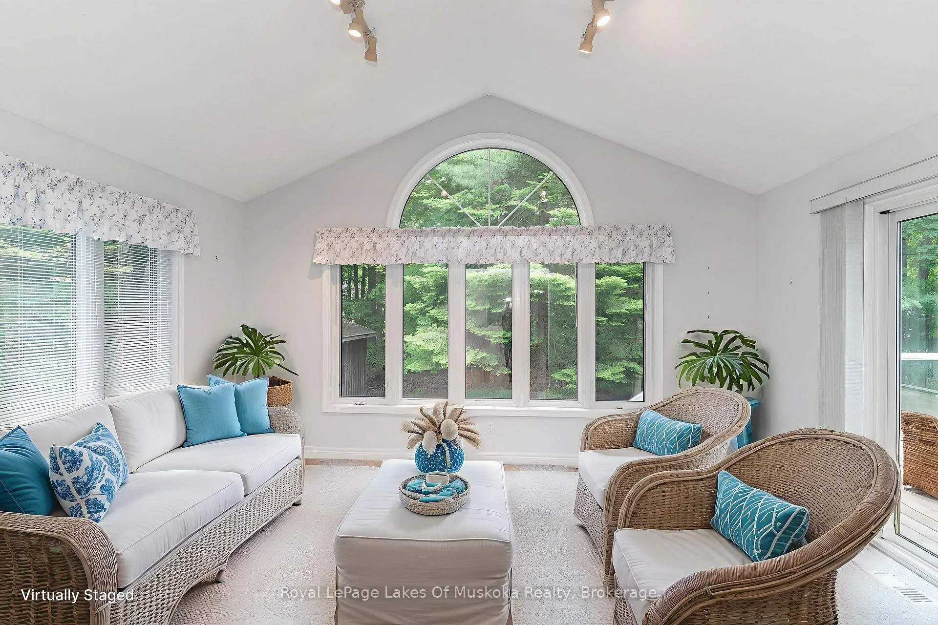 Photo 12 of 25 Stonehedge Close, Gravenhurst, Muskoka (S) — HOMEH