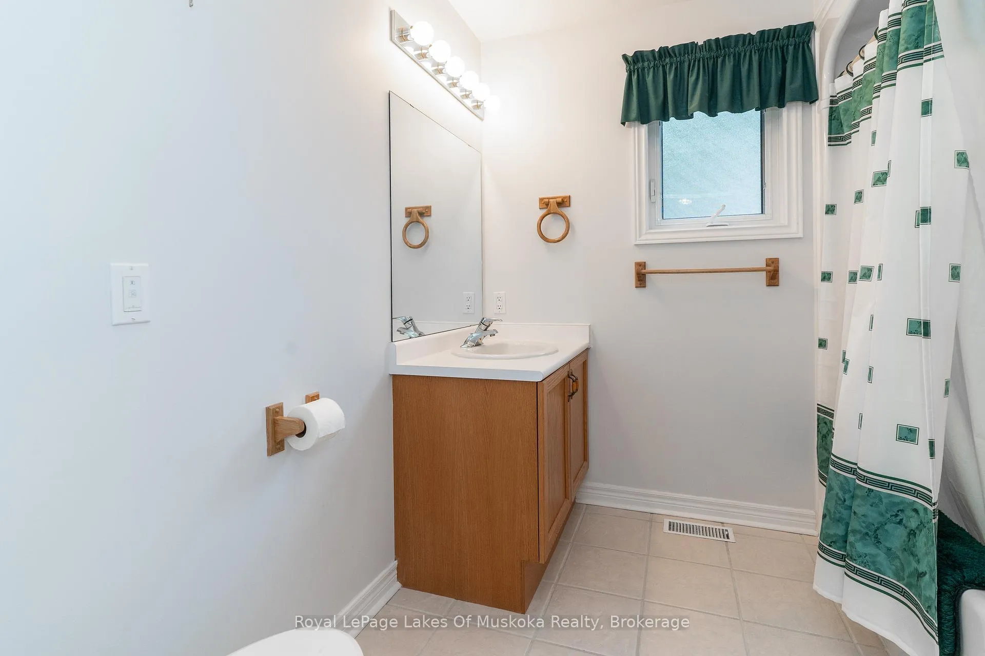 Photo 26 of 25 Stonehedge Close, Gravenhurst, Muskoka (S) — HOMEH