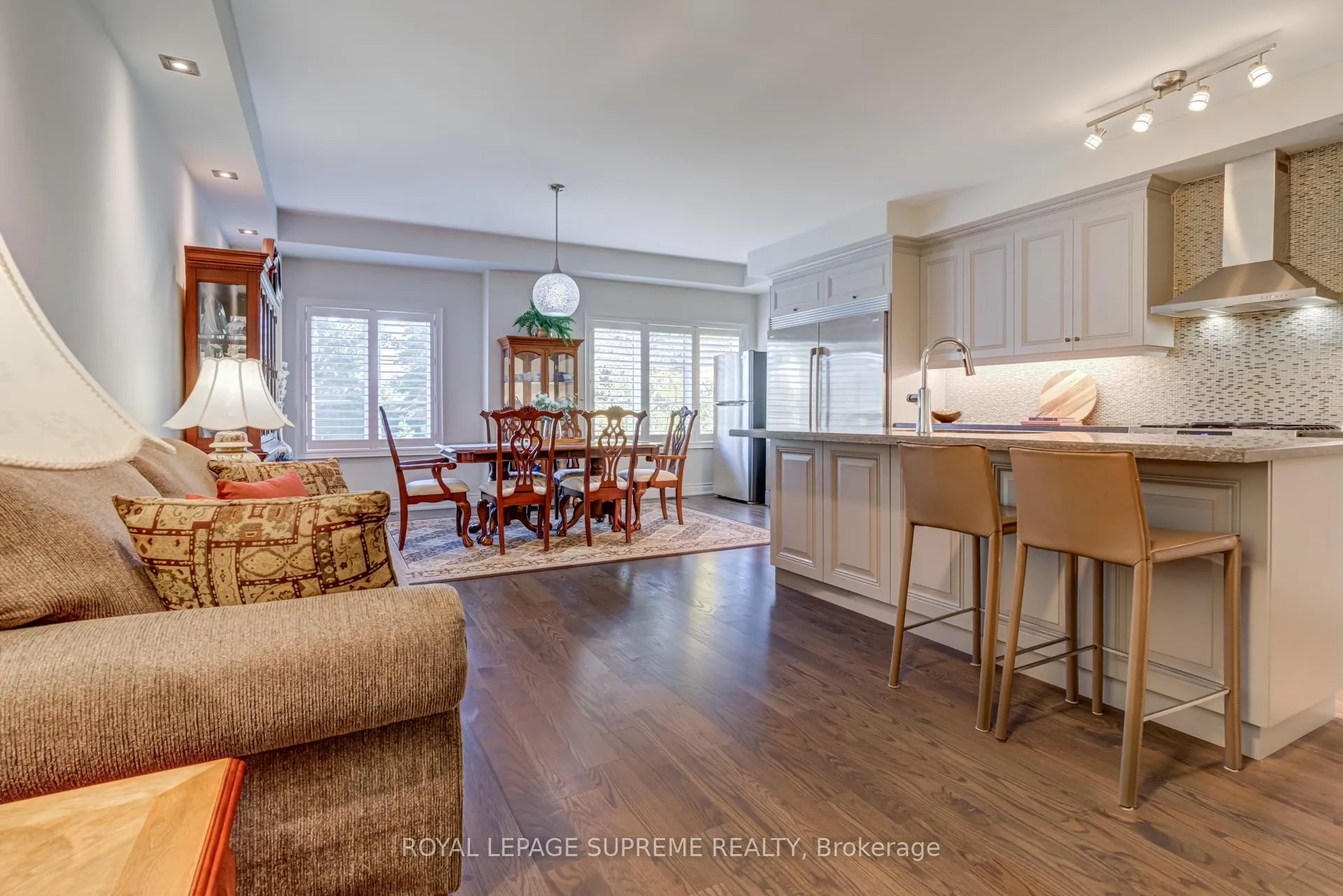Photo 5 of 53 Dryden Way, Etobicoke, Willowridge-Martingrove-Richview — HOMEH