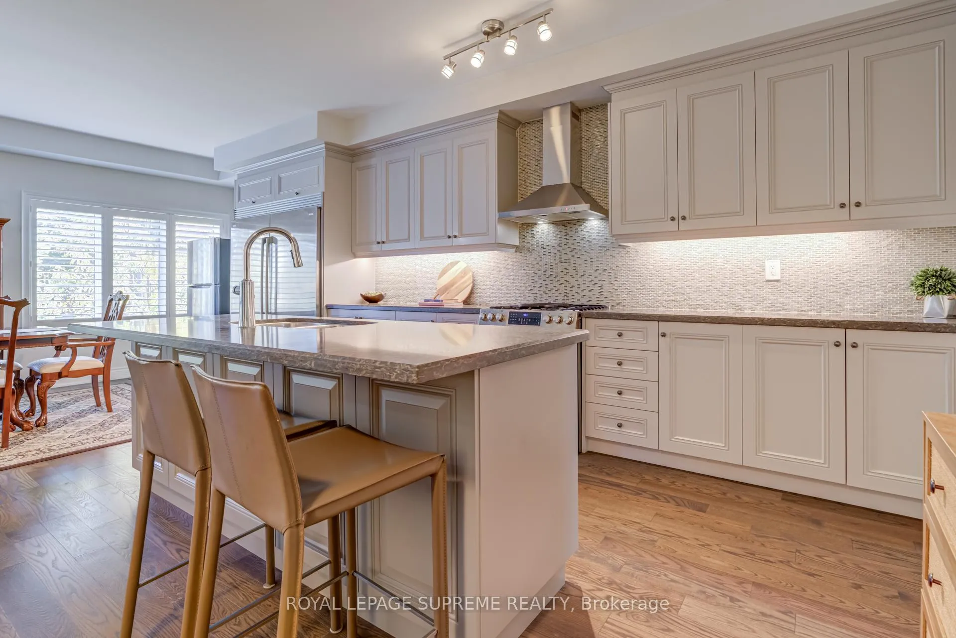 Photo 10 of 53 Dryden Way, Etobicoke, Willowridge-Martingrove-Richview — HOMEH