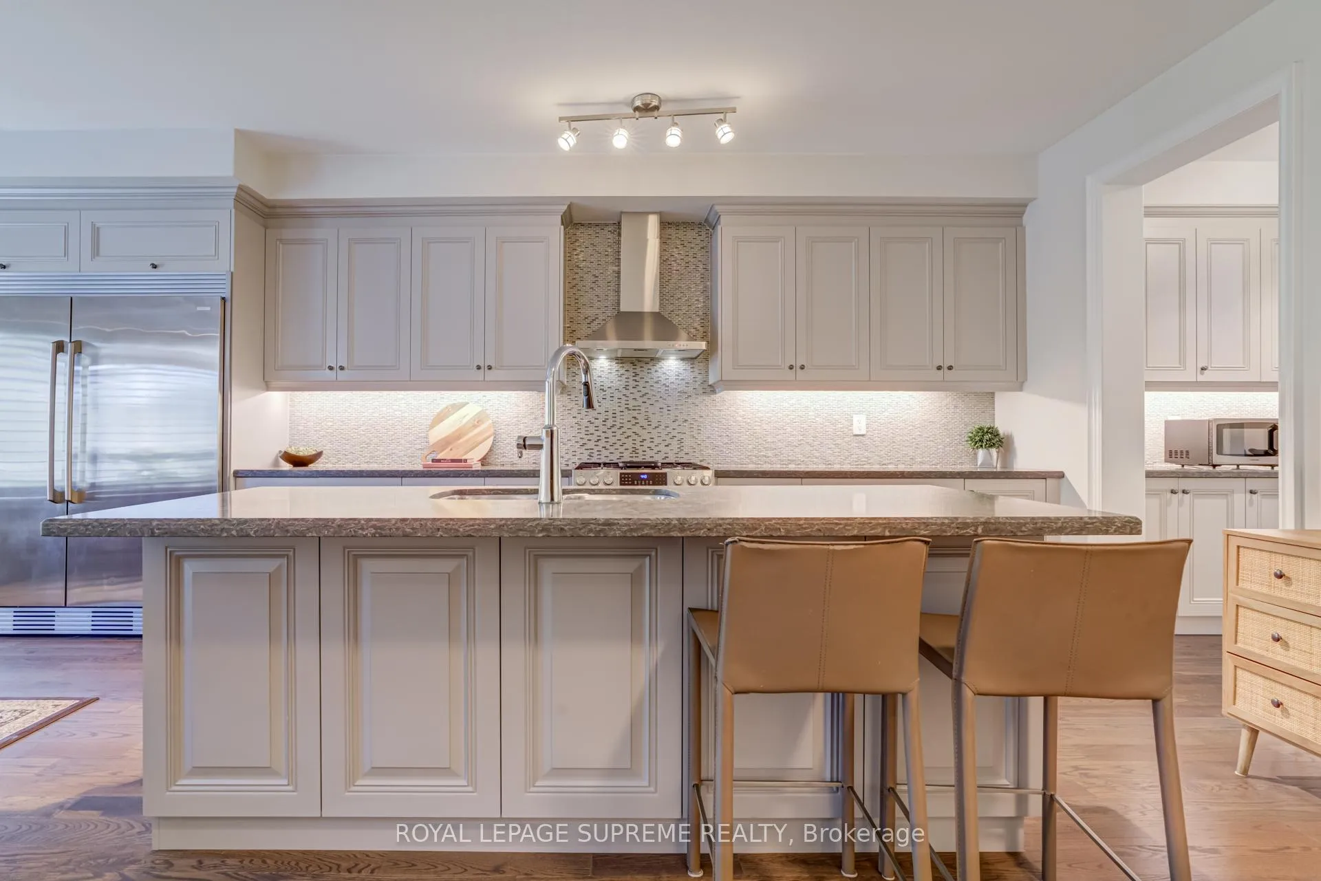 Photo 11 of 53 Dryden Way, Etobicoke, Willowridge-Martingrove-Richview — HOMEH