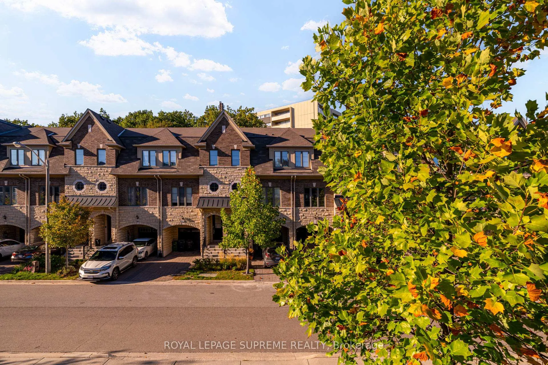 Photo 21 of 53 Dryden Way, Etobicoke, Willowridge-Martingrove-Richview — HOMEH