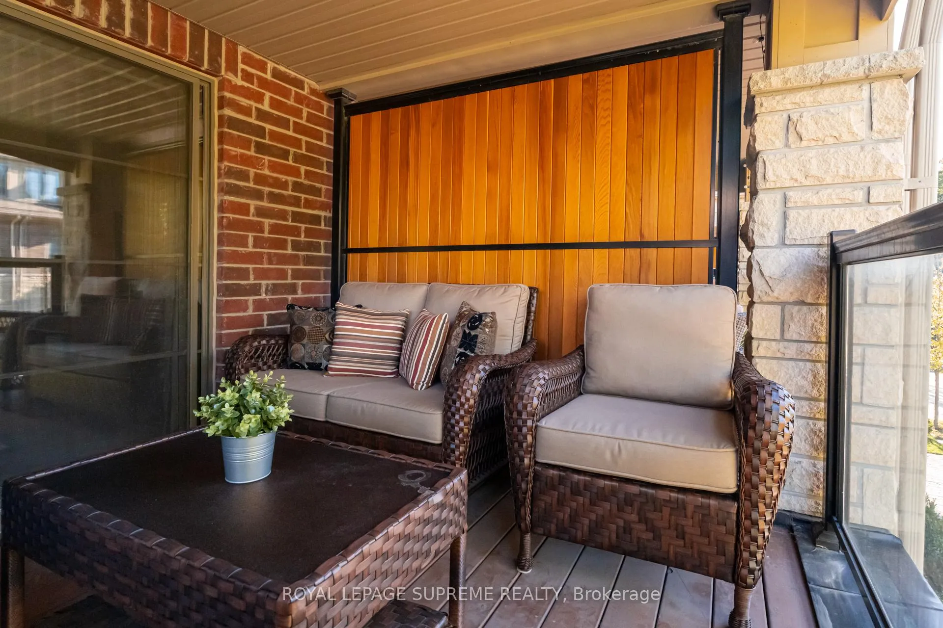 Photo 23 of 53 Dryden Way, Etobicoke, Willowridge-Martingrove-Richview — HOMEH