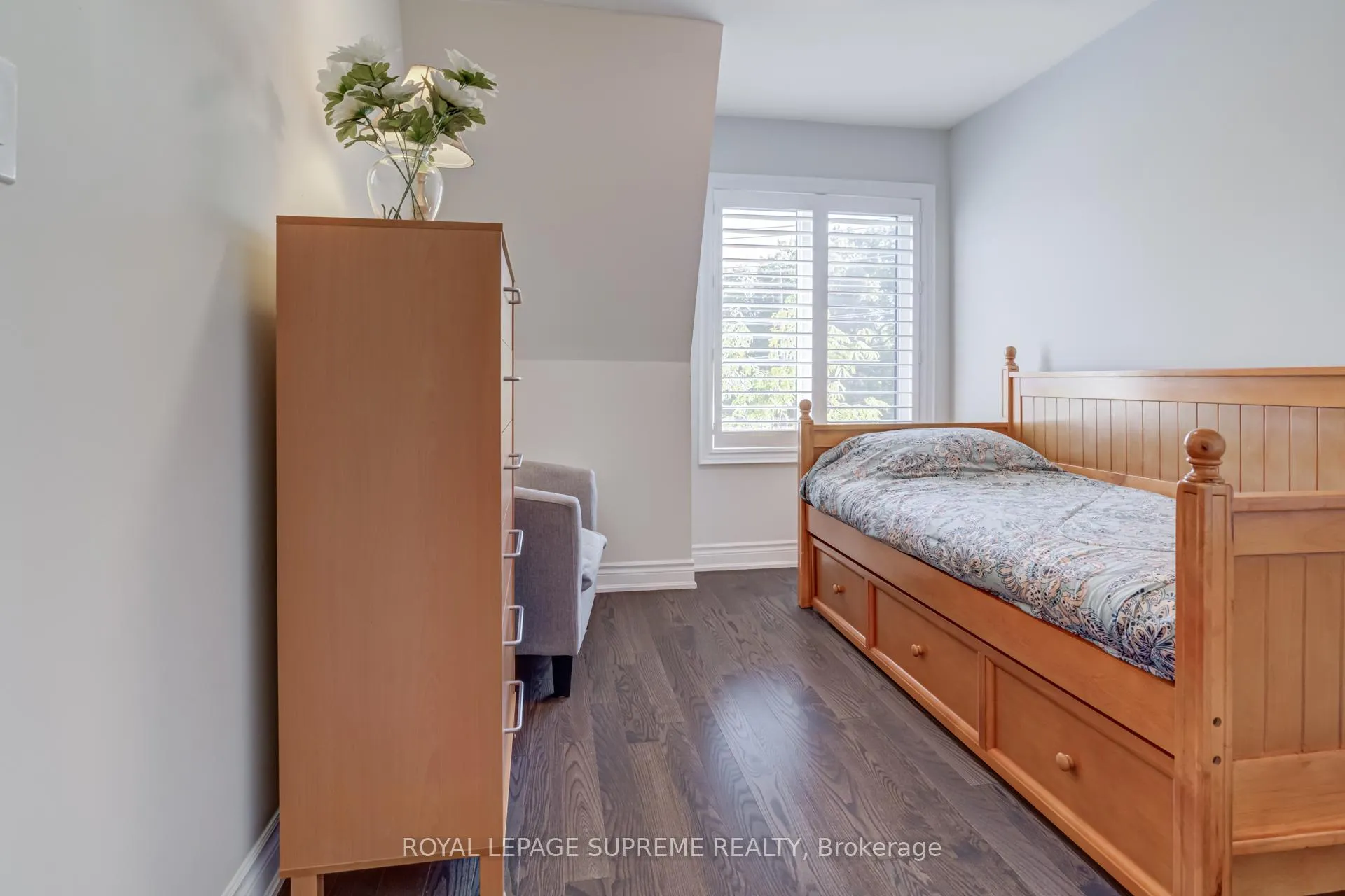 Photo 28 of 53 Dryden Way, Etobicoke, Willowridge-Martingrove-Richview — HOMEH
