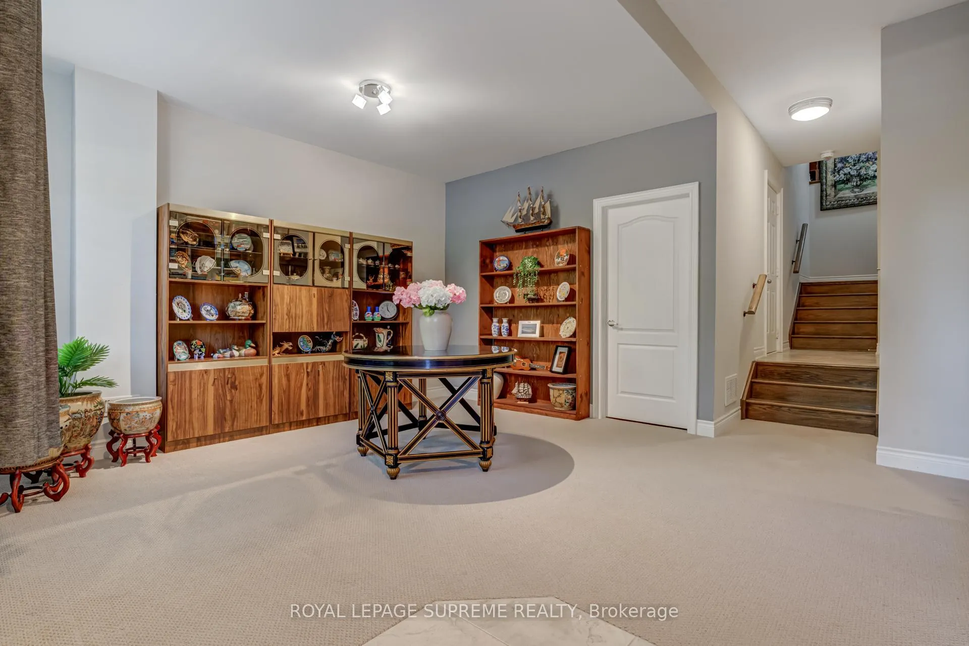 Photo 37 of 53 Dryden Way, Etobicoke, Willowridge-Martingrove-Richview — HOMEH