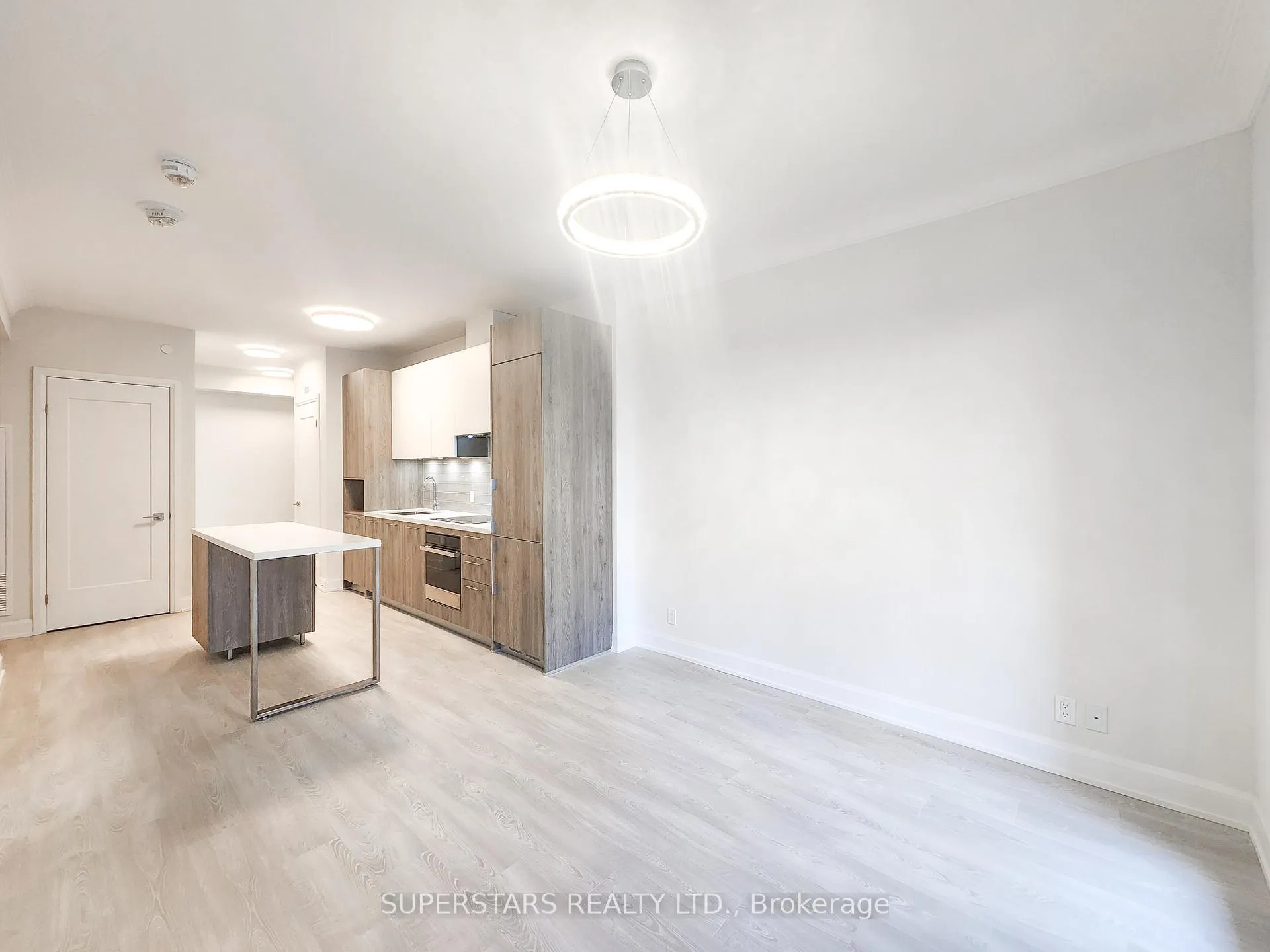 Photo 3 of Unit 631, 38 Water Walk Drive, Markham, Unionville — HOMEH