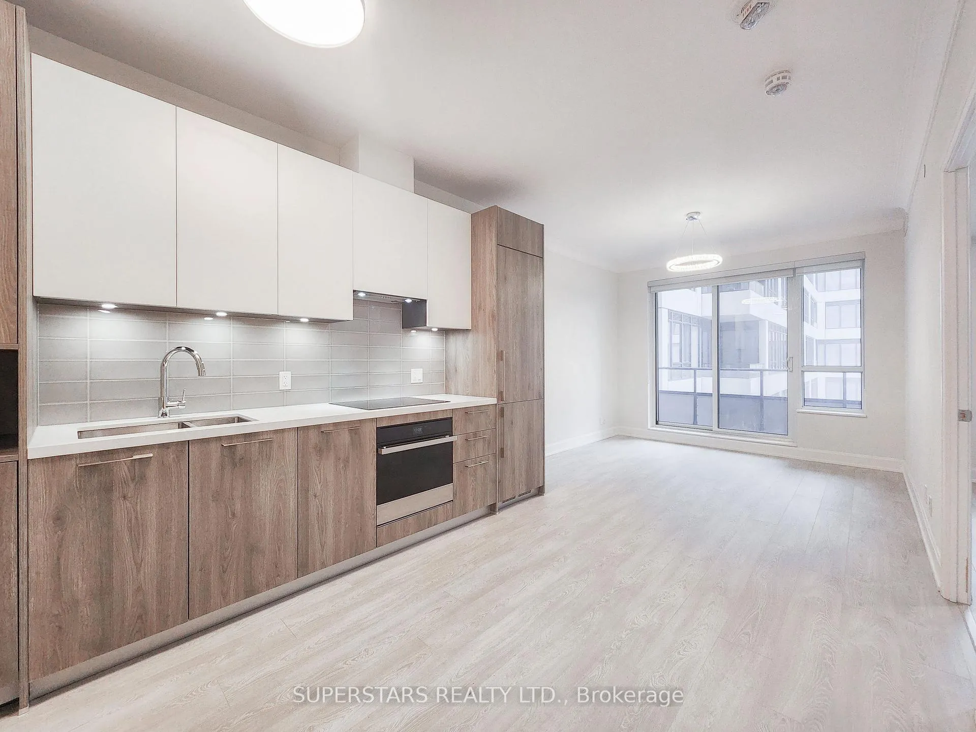 Photo 5 of Unit 631, 38 Water Walk Drive, Markham, Unionville — HOMEH