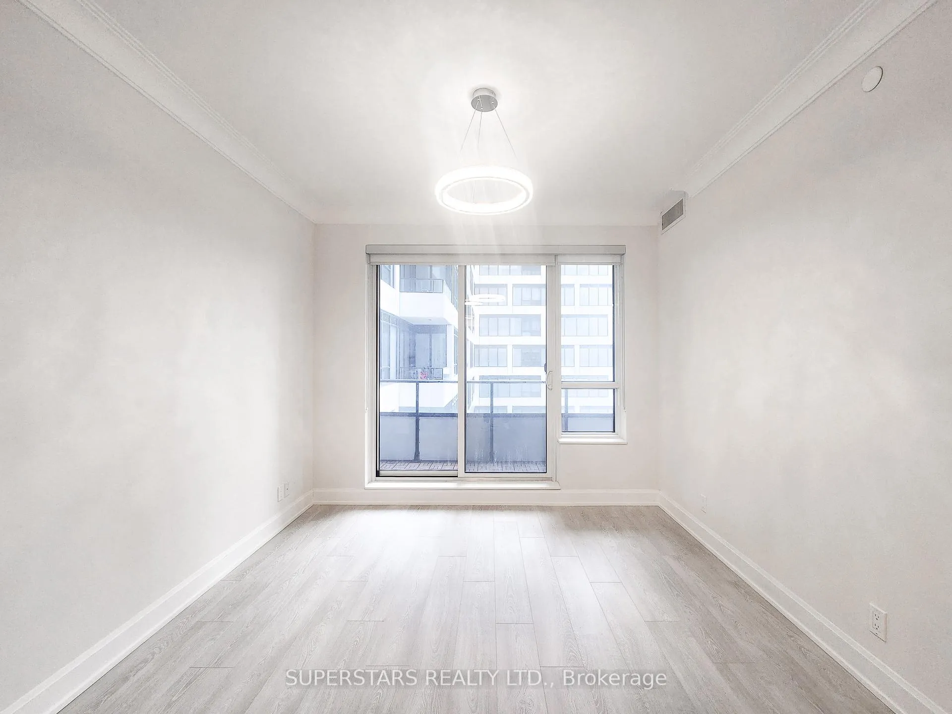 Photo 8 of Unit 631, 38 Water Walk Drive, Markham, Unionville — HOMEH
