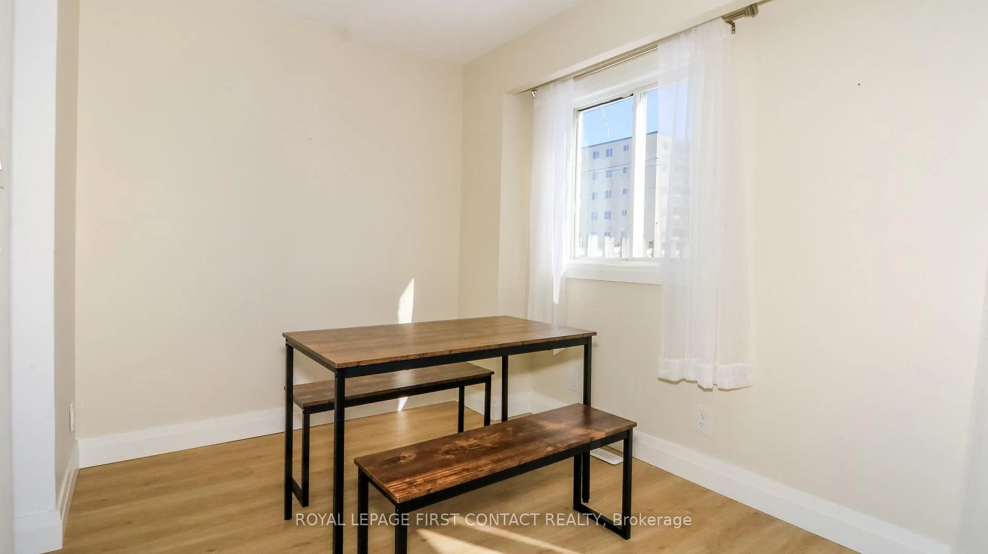 Photo 9 of Unit Unit #10, 261 Rose Street, Barrie, Wellington — HOMEH