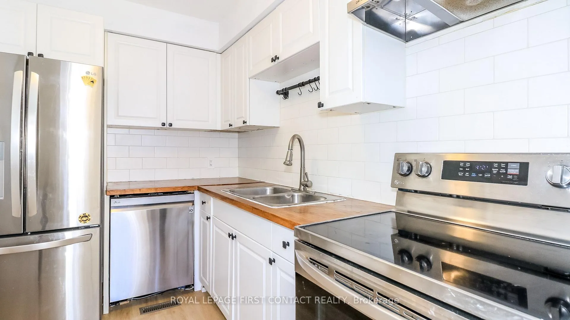 Photo 12 of Unit Unit #10, 261 Rose Street, Barrie, Wellington — HOMEH