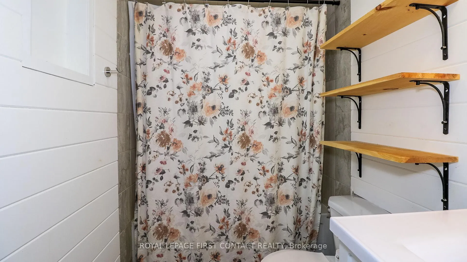 Photo 25 of Unit Unit #10, 261 Rose Street, Barrie, Wellington — HOMEH