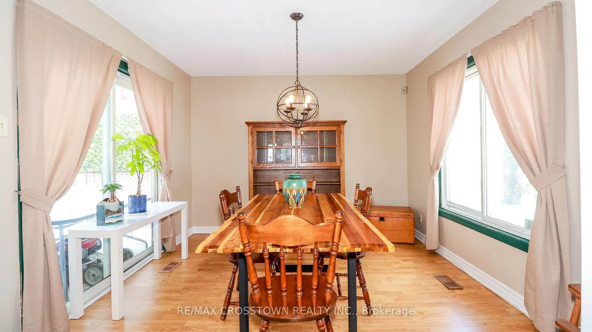 Photo 18 of 64 Royal Oak Drive, Innisfil, Cookstown — HOMEH