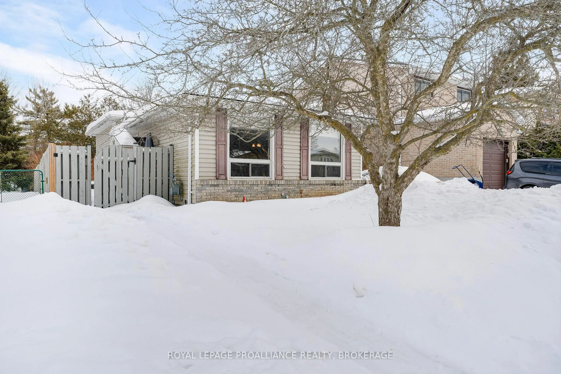 Photo 1 of 988 Pinewood Place, Kingston, City Northwest — HOMEH