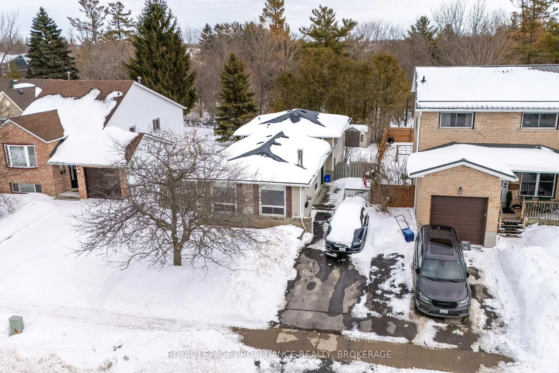 Photo 4 of 988 Pinewood Place, Kingston, City Northwest — HOMEH
