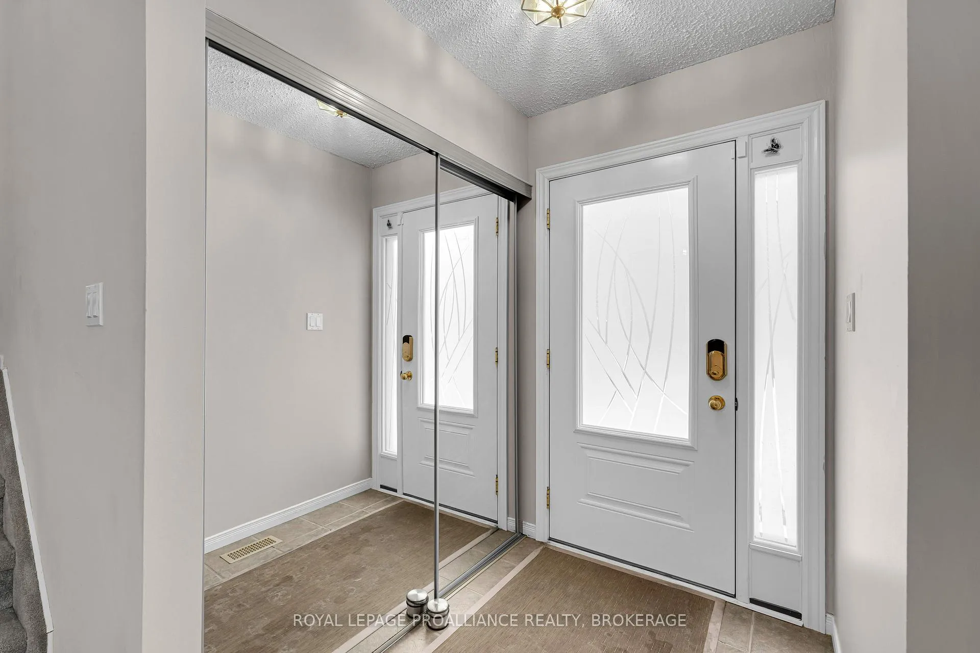 Photo 7 of 988 Pinewood Place, Kingston, City Northwest — HOMEH