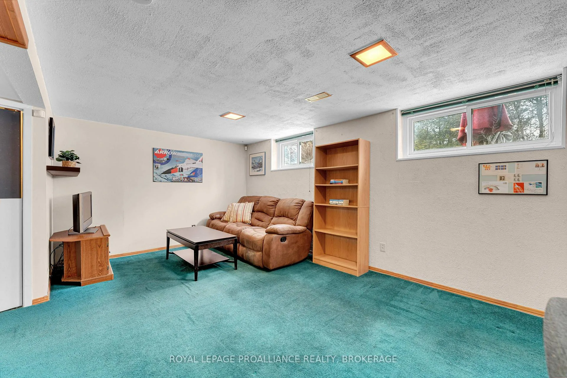Photo 30 of 988 Pinewood Place, Kingston, City Northwest — HOMEH