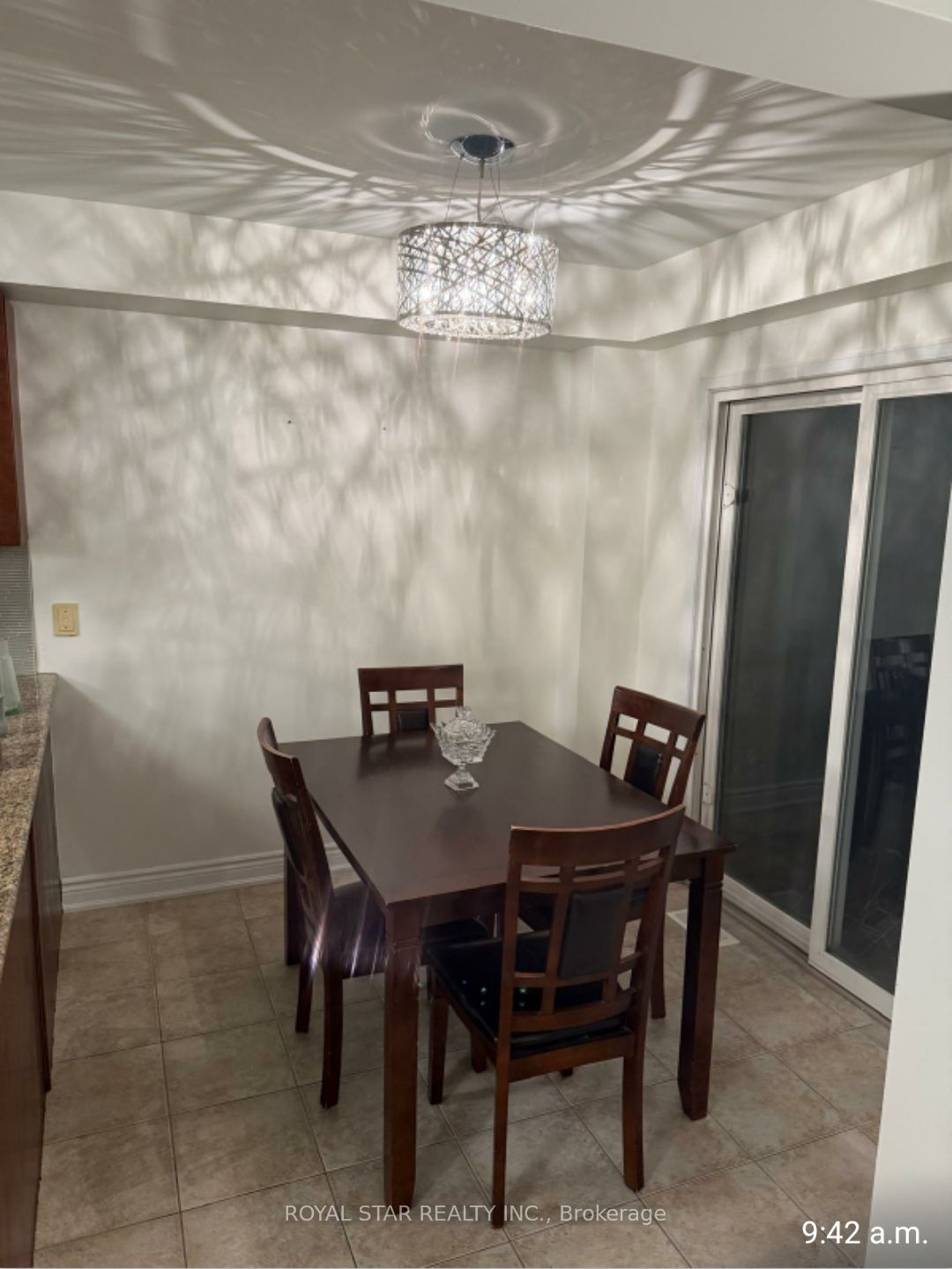 Photo 8 of 86 Meadowwood Crescent, Hamilton, Kirkendall — HOMEH