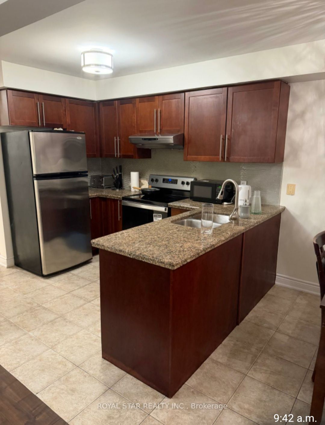 Photo 5 of 86 Meadowwood Crescent, Hamilton, Kirkendall — HOMEH