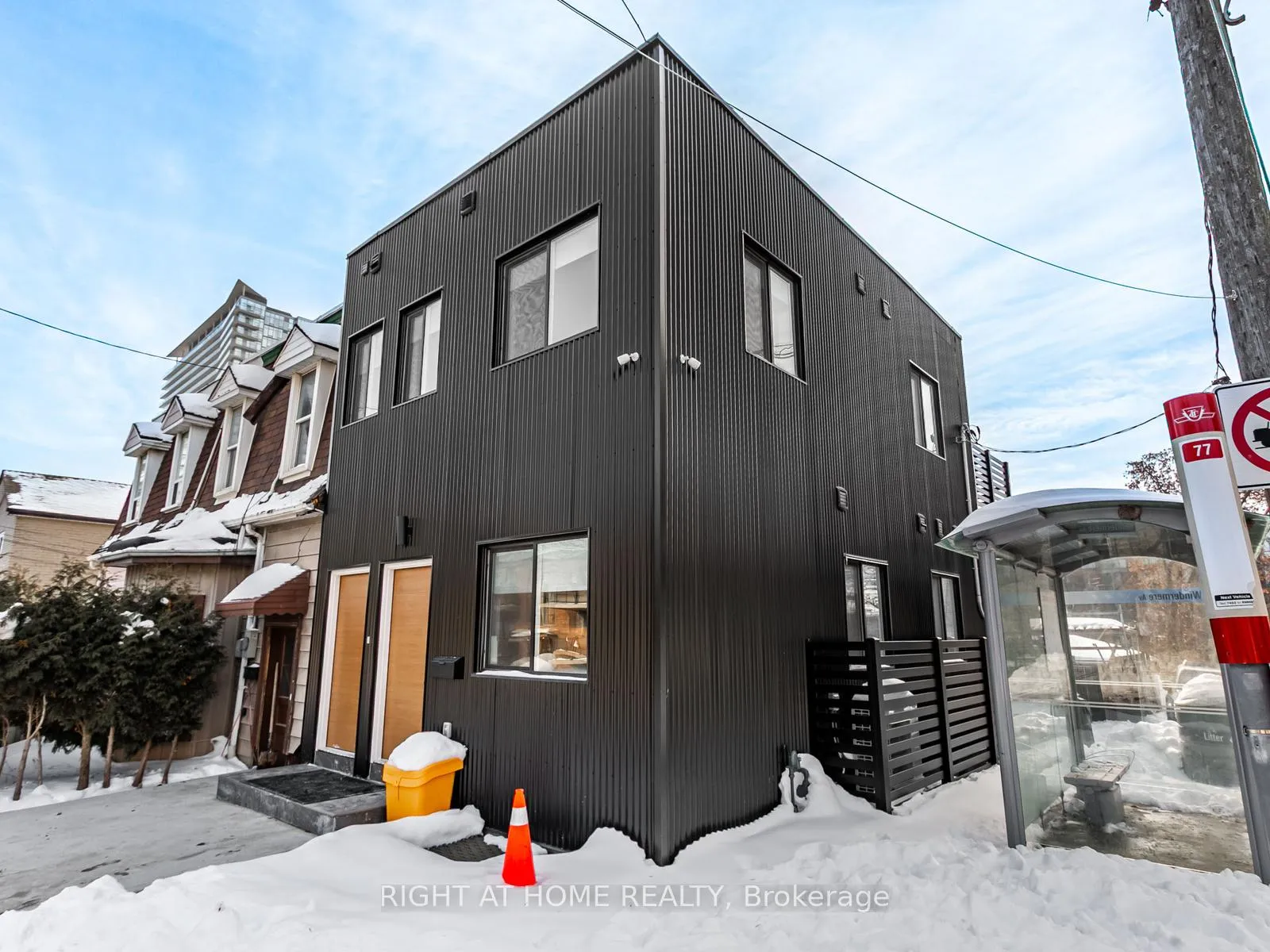 Photo 2 of Unit Lower, 36 Windermere Avenue, Toronto, High Park-Swansea — HOMEH
