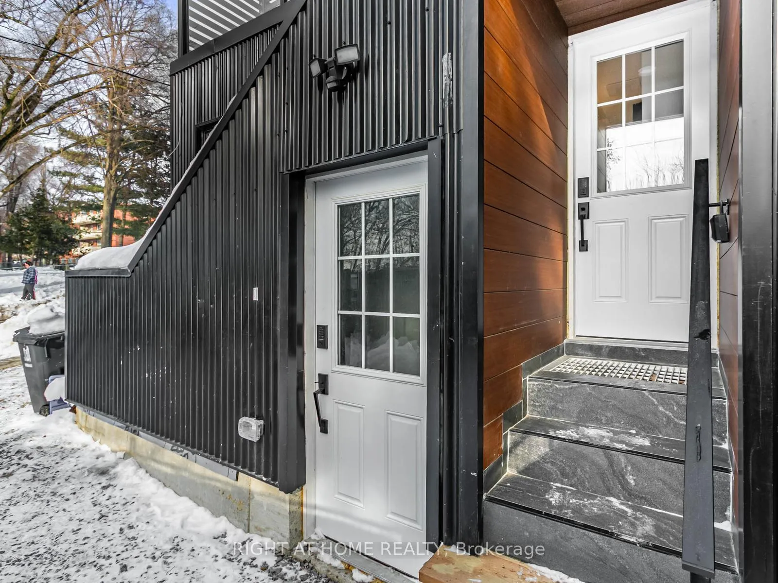 Photo 3 of Unit Lower, 36 Windermere Avenue, Toronto, High Park-Swansea — HOMEH