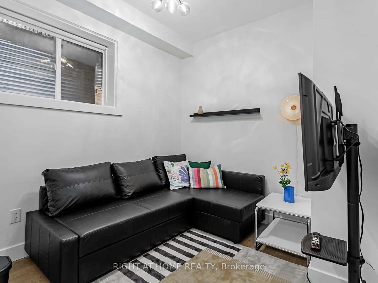 Photo 8 of Unit Lower, 36 Windermere Avenue, Toronto, High Park-Swansea — HOMEH