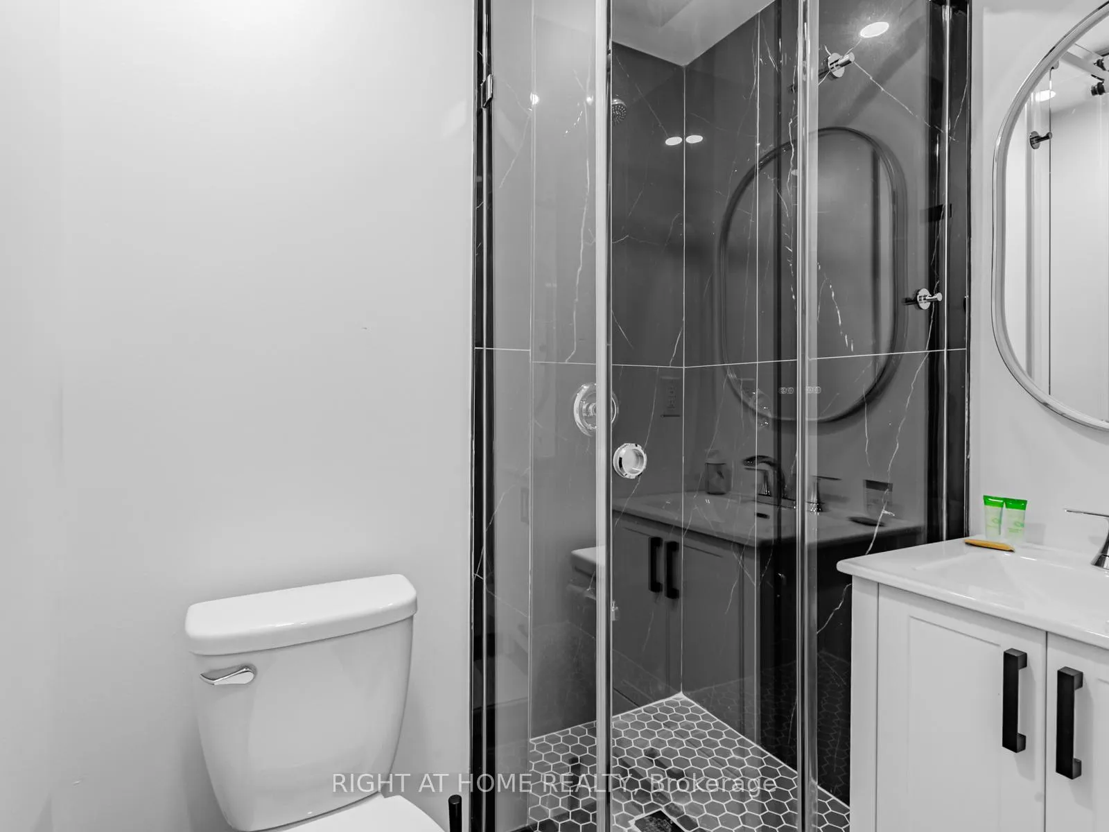 Photo 10 of Unit Lower, 36 Windermere Avenue, Toronto, High Park-Swansea — HOMEH