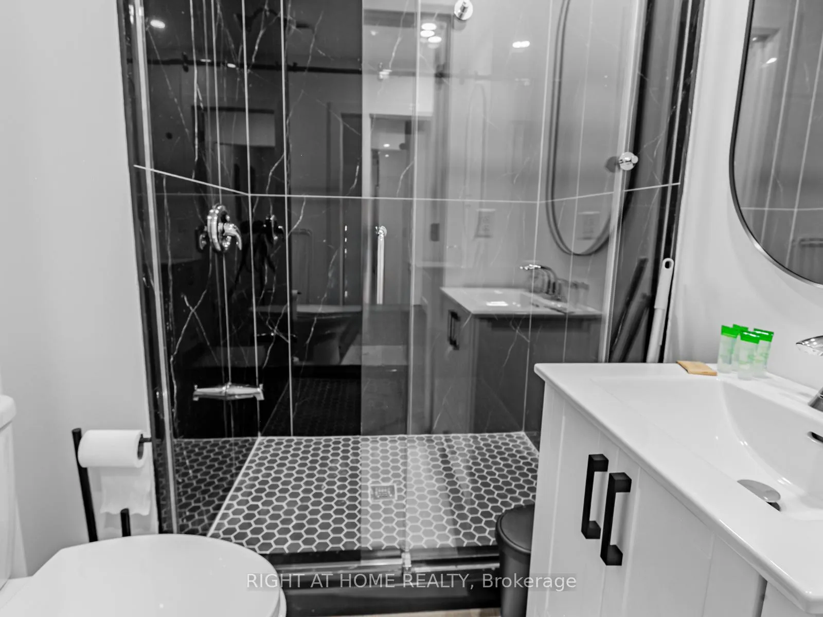 Photo 14 of Unit Lower, 36 Windermere Avenue, Toronto, High Park-Swansea — HOMEH