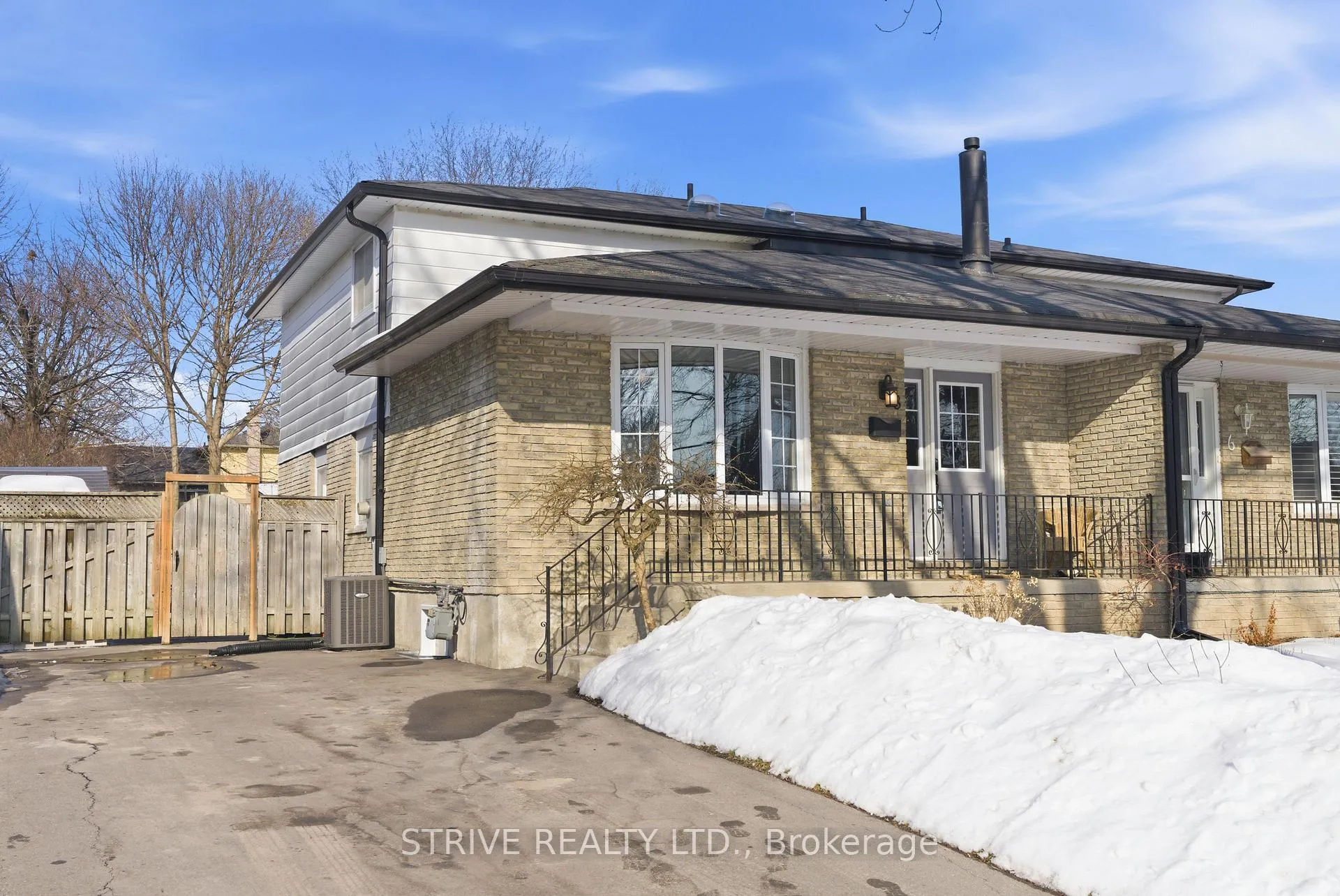 Photo 1 of 8 Quinn Drive, Clarington, Bowmanville — HOMEH