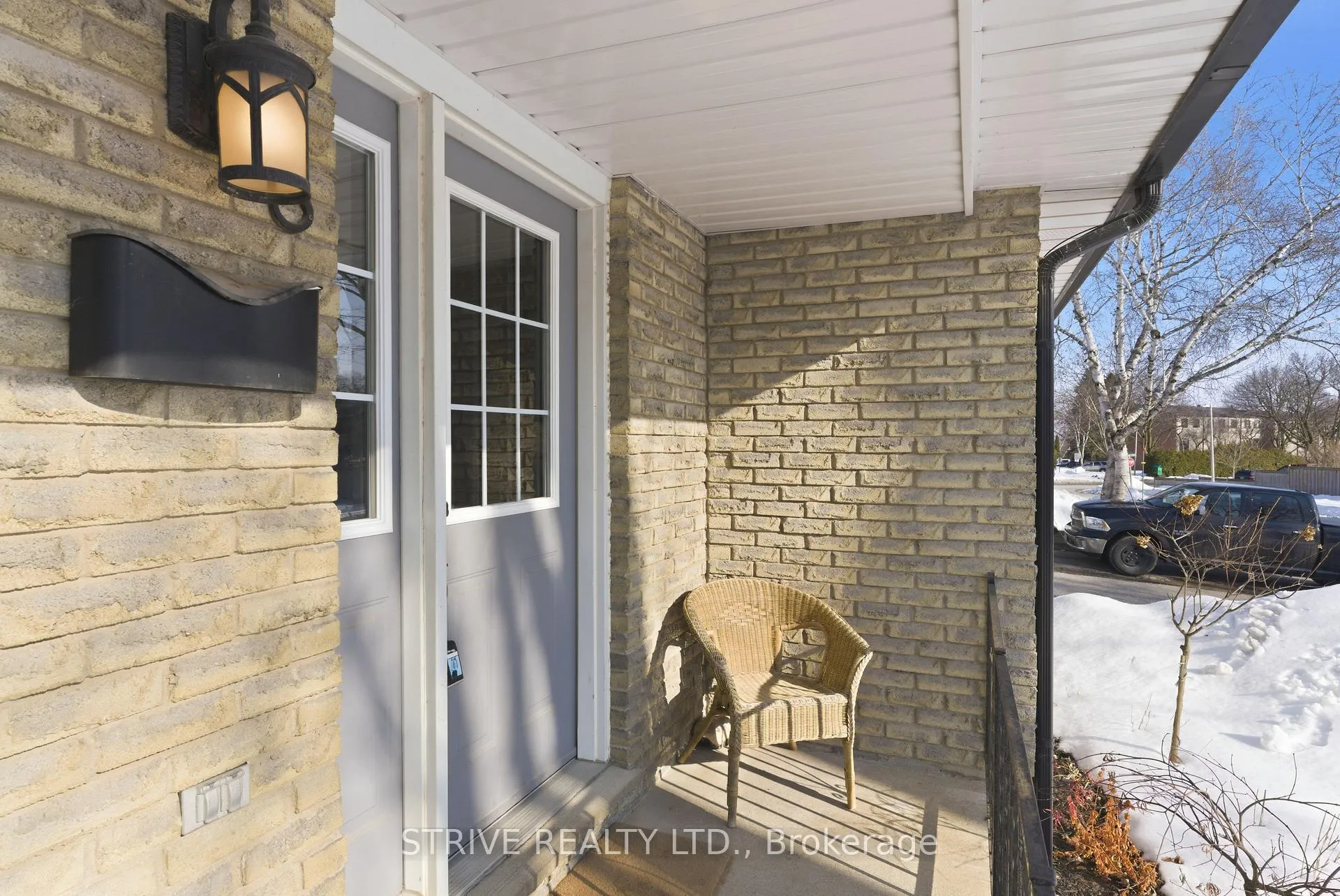 Photo 3 of 8 Quinn Drive, Clarington, Bowmanville — HOMEH