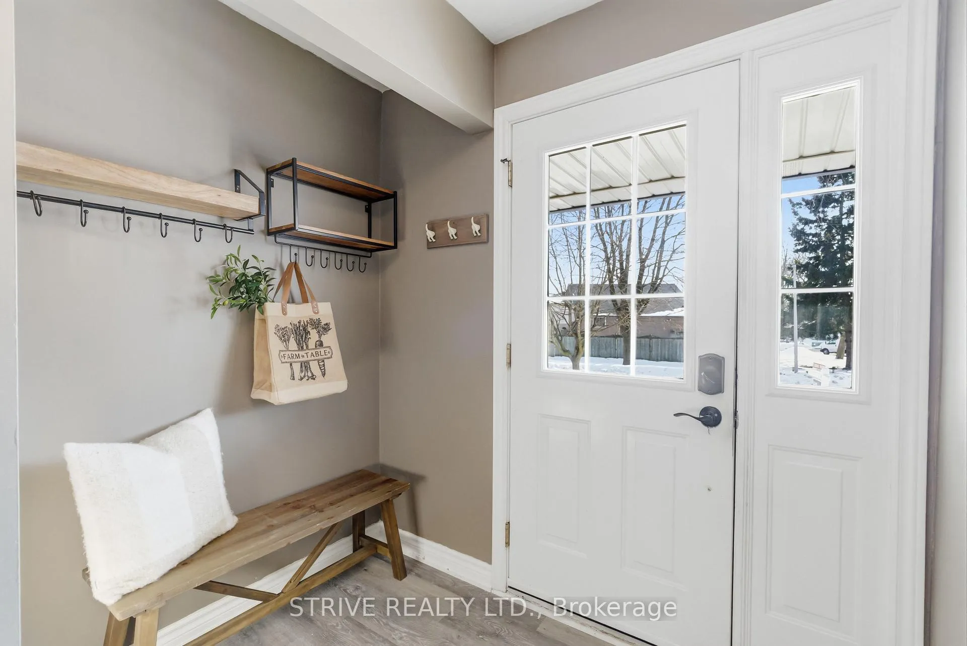 Photo 5 of 8 Quinn Drive, Clarington, Bowmanville — HOMEH